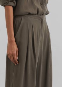 Bottoms Women The Frankie Shop Green Meilen Pintuck Trousers - Olive - Image 5