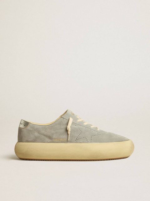 Golden Goose Space-Star Men's Space-Star Shoes In Ice-Gray Suede With Perforated Star Men