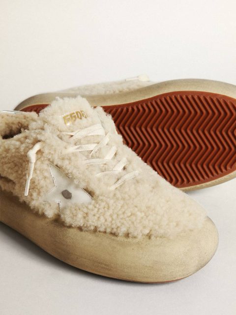 Golden Goose Women Women’s Space-Star Shoes In Beige Shearling With White Leather Star And Metallic Leather Heel Tab Space-Star - Image 3