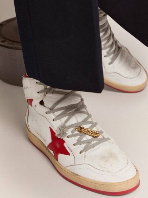 Men Jewelry Golden Goose Old Gold Men's Lace Accessory In Old Gold Color In The Shape Of A Skateboard - Image 2
