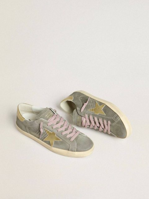 Men Super-Star In Gray Suede With Gold Metallic Leather Star And Heel Tab Golden Goose Super-Star - Image 2