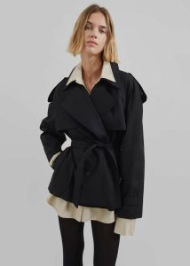 The Frankie Shop Outerwear Black Arlington Short Trench - Black Women