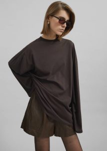 Women Tops The Frankie Shop Rio Oversized Sleeve Tee - Dark Brown Brown - Image 5